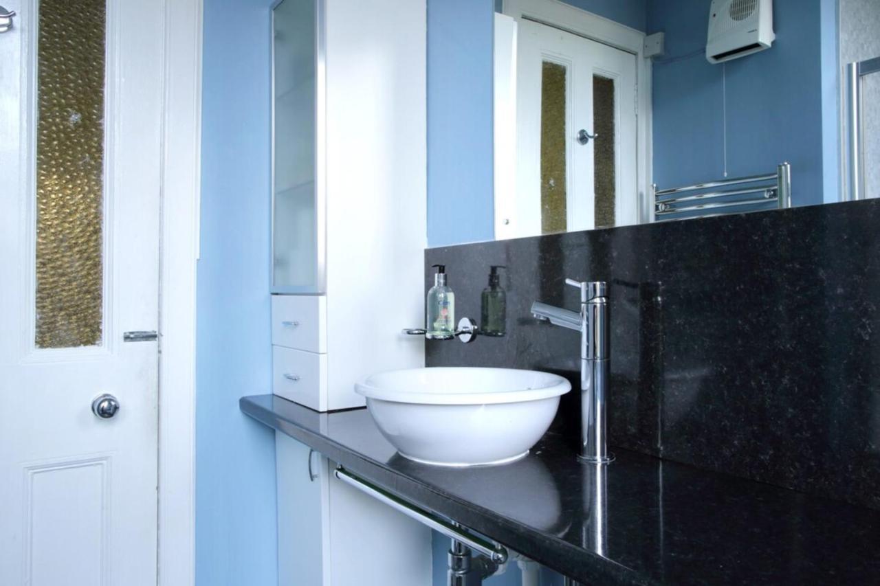 Central And Spacious 2 Bedroom Flat With Garden Edimburgo Exterior foto